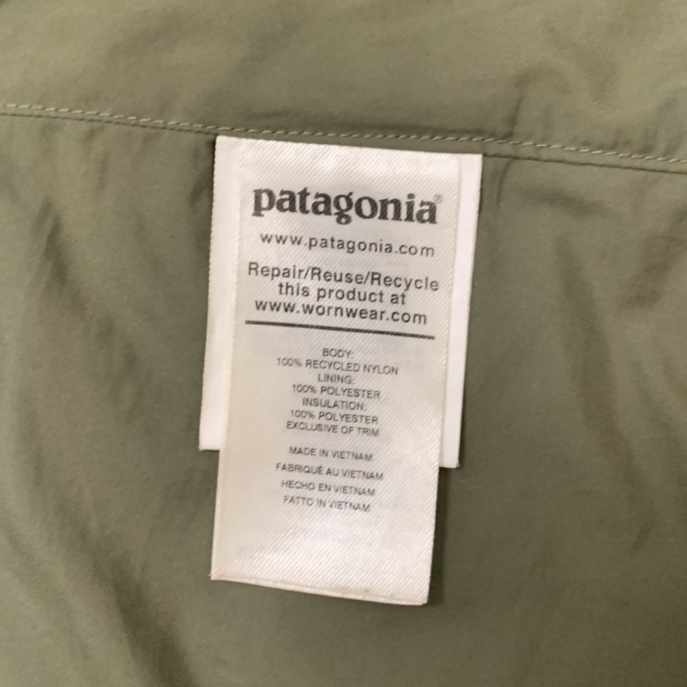 Patagonia Lightweight Puffer Jacket - Picture 3 of 15